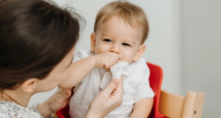 Plant-Based Wipes vs Standard Wipes: Which Are Best for Newborn Skin Health?